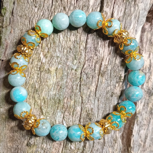 Amazonit Armband mit goldenen Perlkappen und 4 Goldperlen