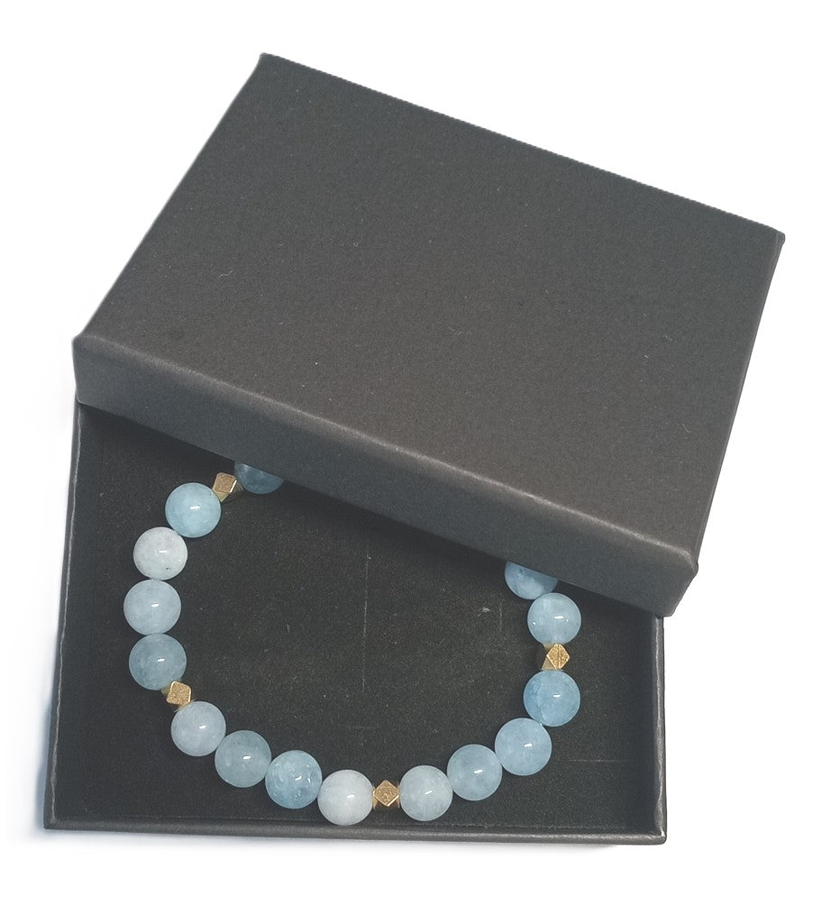 Schönes Armband aus Aquamarin mit hochwertigen Goldperlen und tollem Glanz
