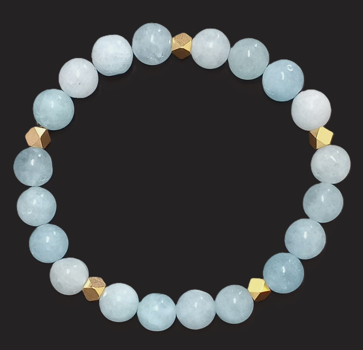 Schönes Armband aus Aquamarin mit hochwertigen Goldperlen und tollem Glanz
