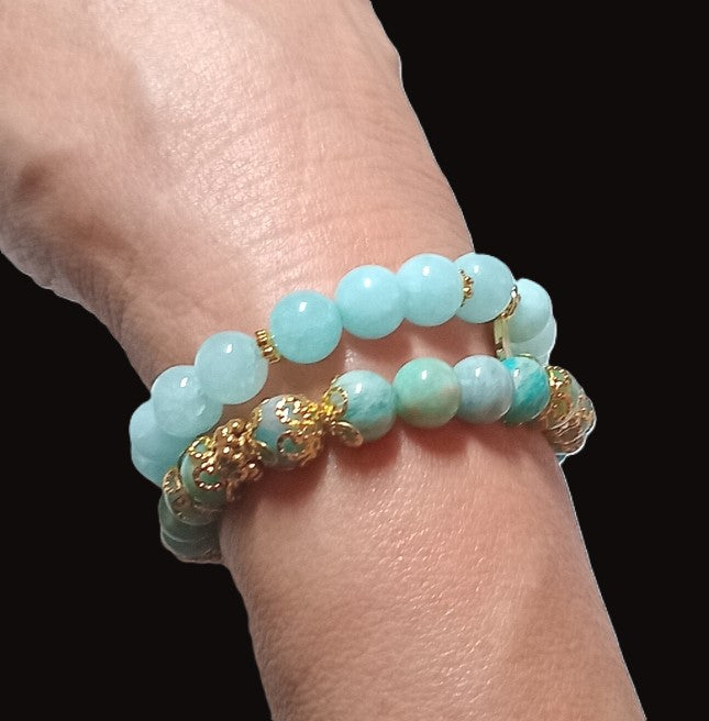 Amazonit Armband mit goldenen Perlkappen und 4 Goldperlen