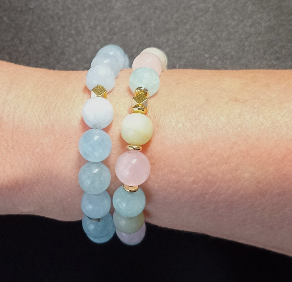 Buntes Amazonit - Armband mit Jade und Rosenquarz und Goldperlen