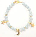 Armkette aus Chalcedon mit goldenen Charms