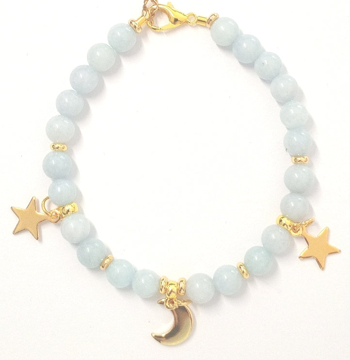 Armkette aus Chalcedon mit goldenen Charms