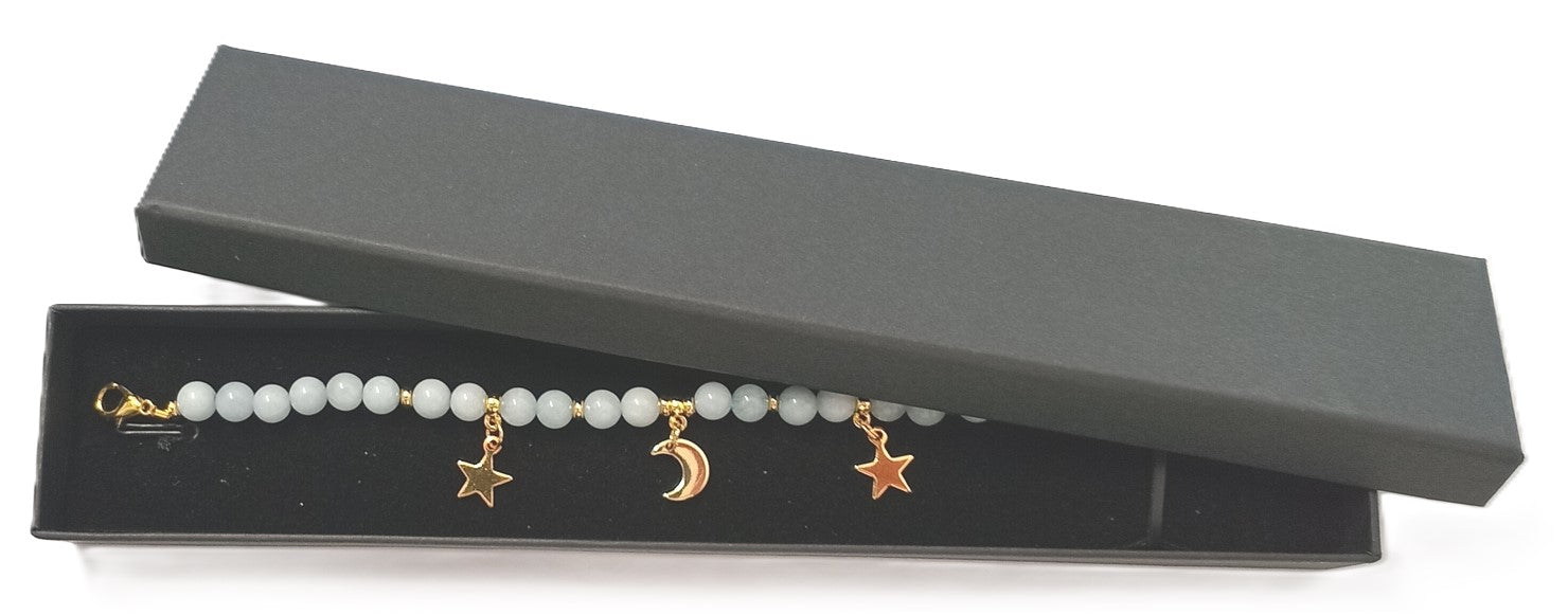 Armkette aus Chalcedon mit goldenen Charms