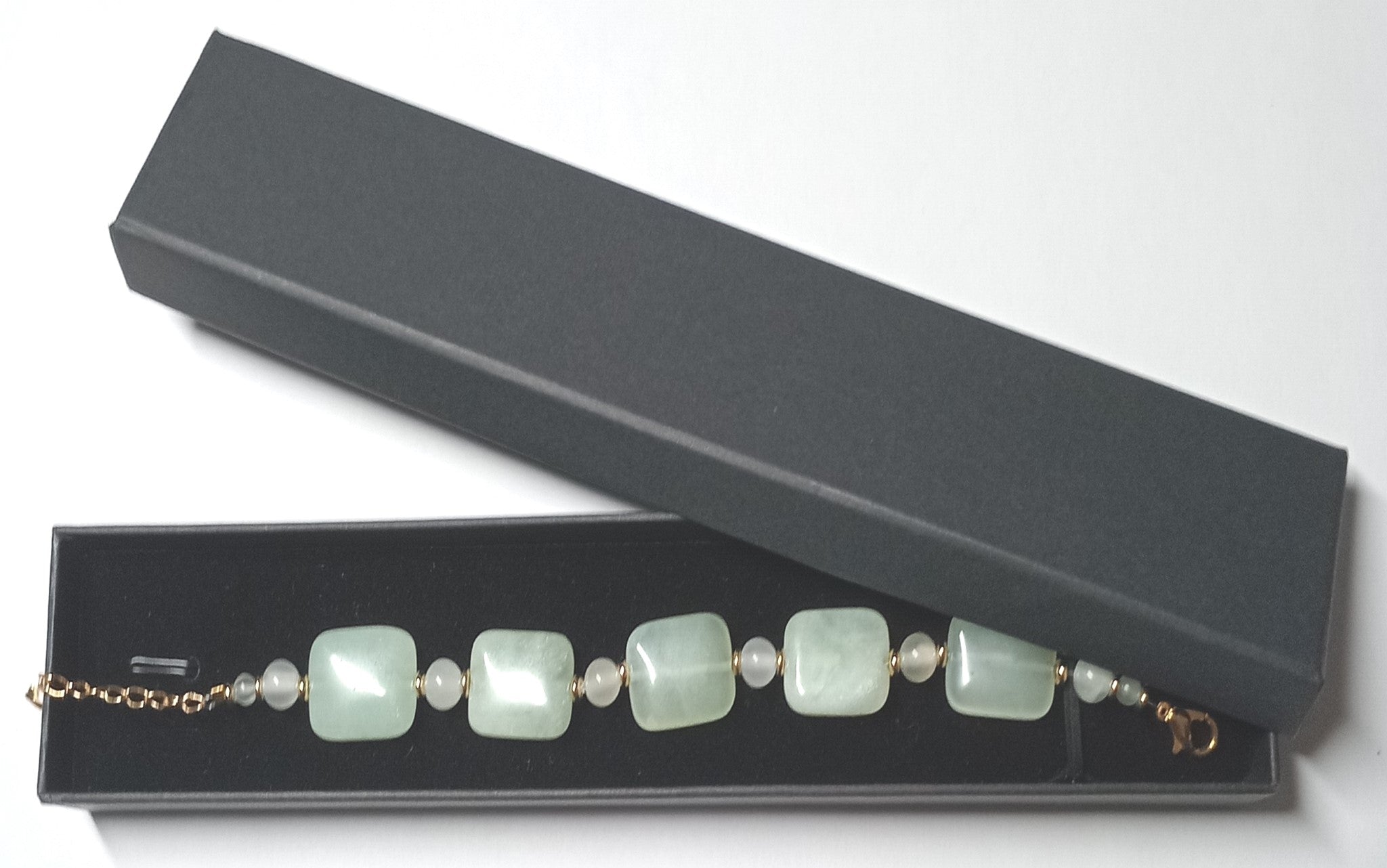 Schöne Armkette aus Jade