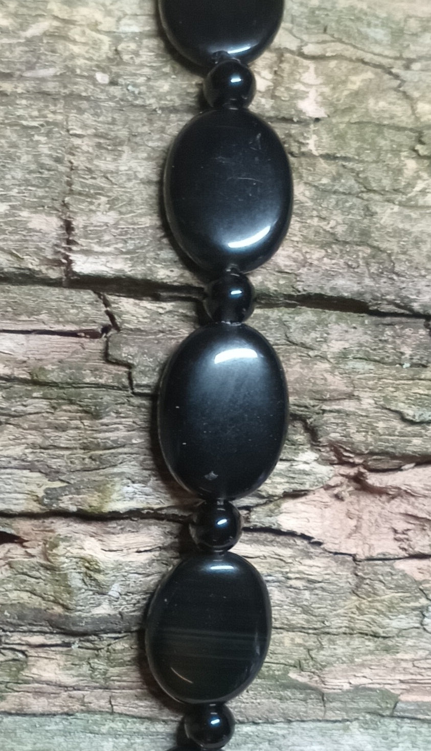 Schöne Armkette aus schwarzem geschliffenem Obsidian