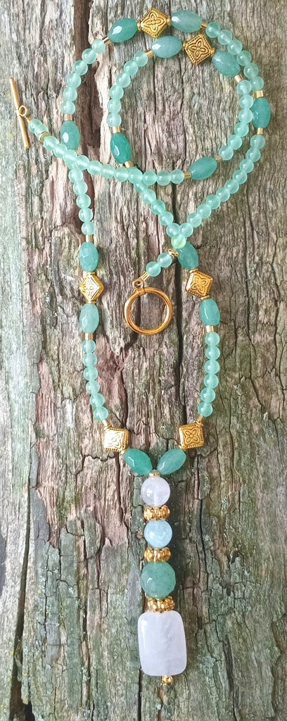 Halskette aus schönem glänzenden Aventurin mit Rosenquarz, Amazonit und Gold - Details