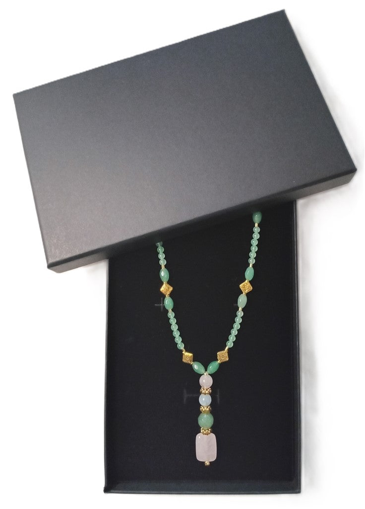 Halskette aus schönem glänzenden Aventurin mit Rosenquarz, Amazonit und Gold - Details