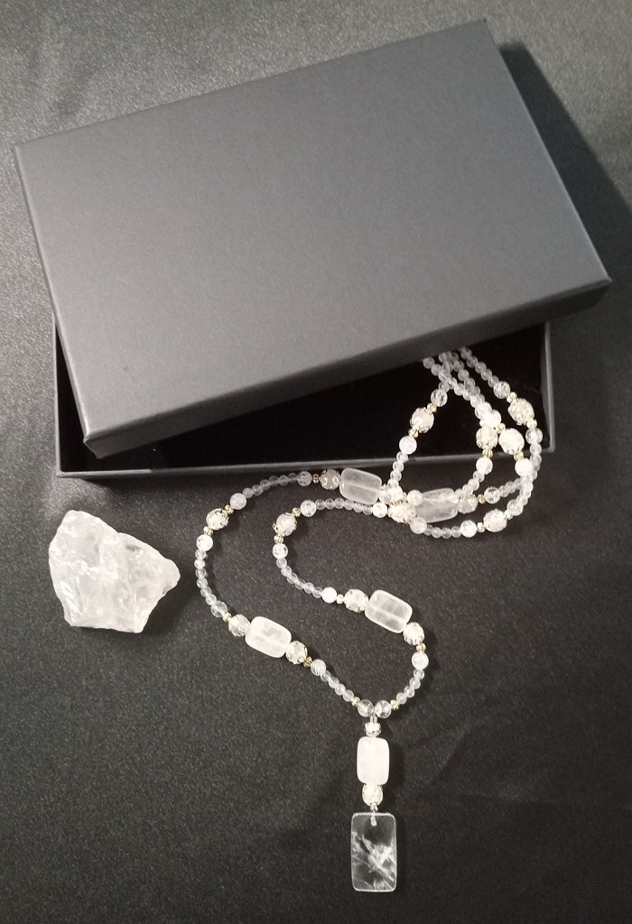 Lange, doppelte Halskette aus echtem Bergkristall mit schönem Anhänger