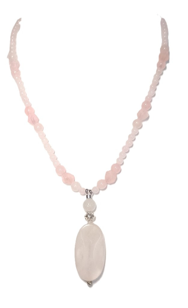Rosenquarz Halskette pur mit geschliffenem ovalem Anhänger